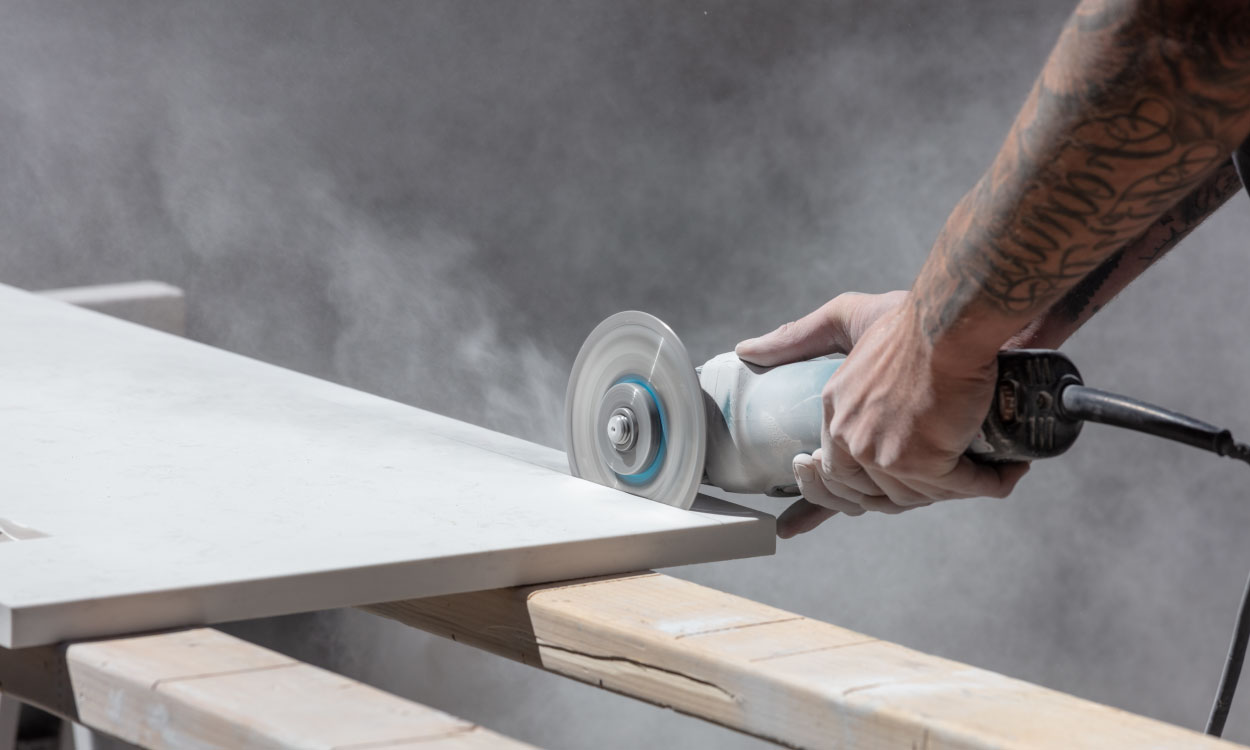 Choosing-the-Right-Craftsmen-for-Your-Stone-Worktops